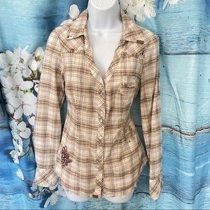 Guess women's fitted western shirt, grommet and embroidery detail, sz M